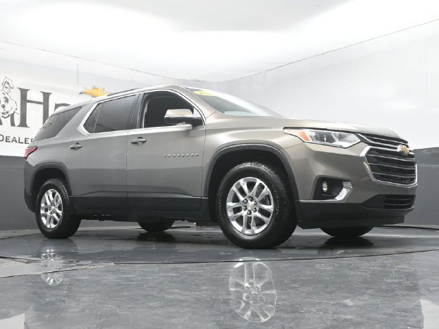 Used 2018 Chevrolet Traverse LT FWD image 2