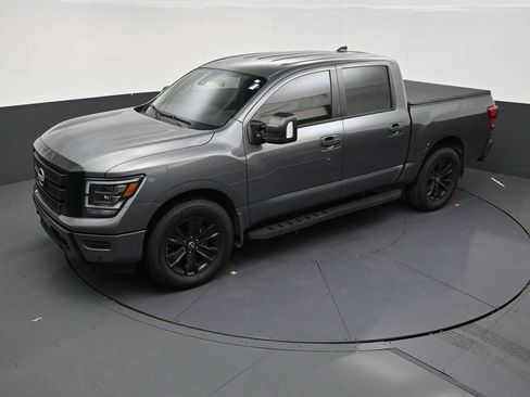 Used 2023 Nissan Titan SV w/ SV Convenience Package AWD/4WD image 12