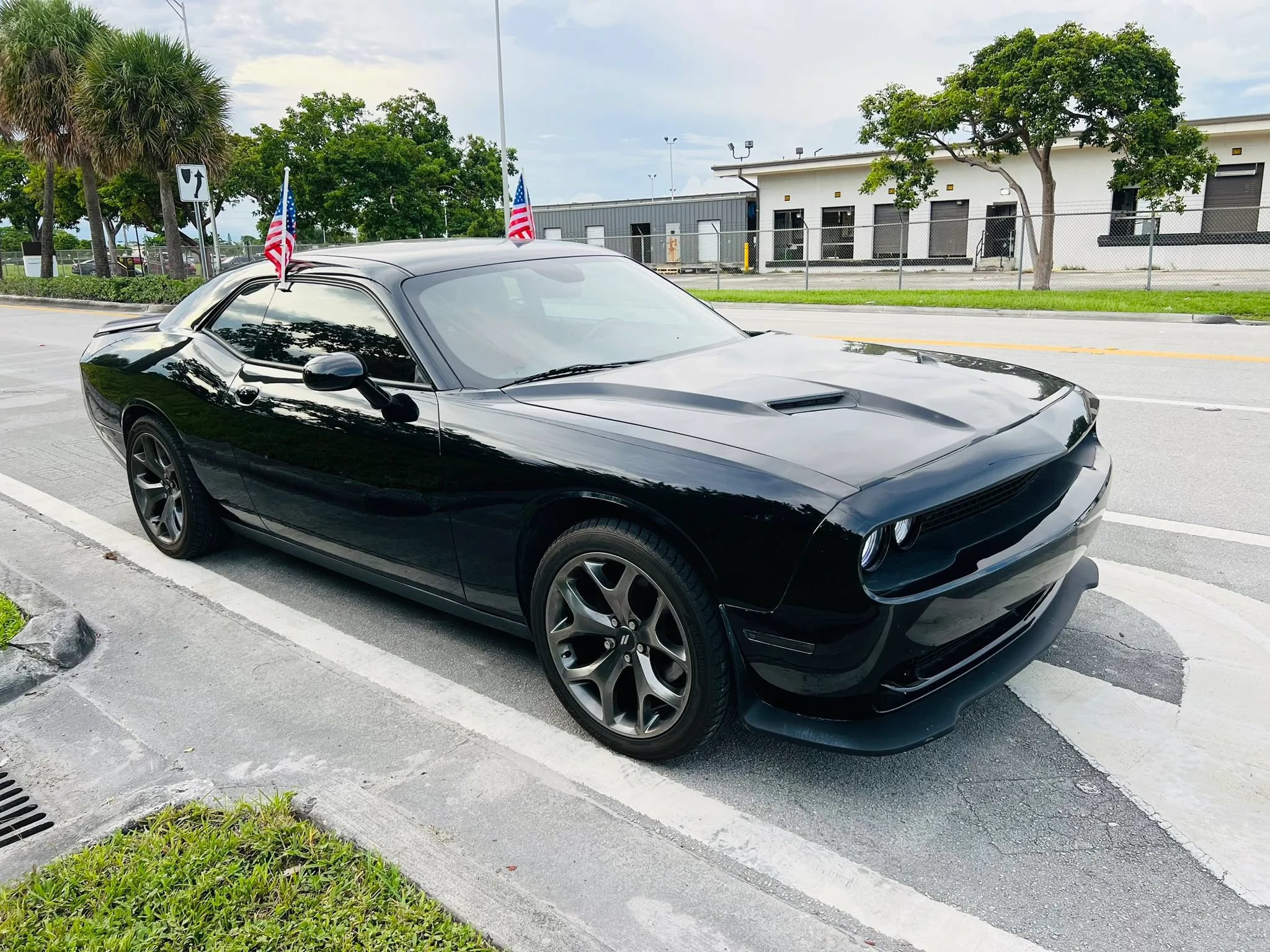 Used 2015 Dodge Challenger R/T w/ Quick Order Package 22B R/T RWD image 7