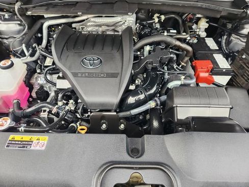 Used 2025 Toyota Grand Highlander FWD image 33