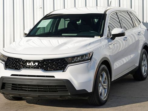 Used 2023 Kia Sorento LX image 43