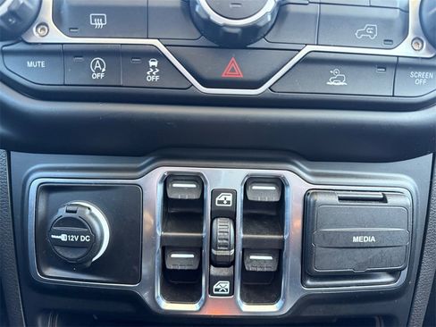 Used 2023 Jeep Gladiator Sport image 28