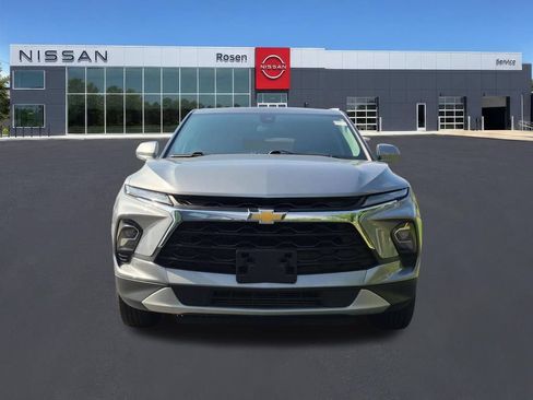 Used 2025 Chevrolet Blazer LT FWD image 8