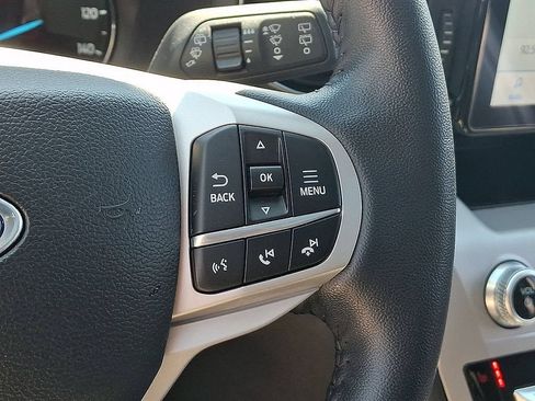 Certified 2023 Ford Explorer XLT w/ Equipment Group 202A AWD/4WD image 25