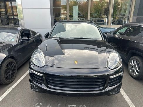 Used 2016 Porsche Cayenne S AWD/4WD image 2