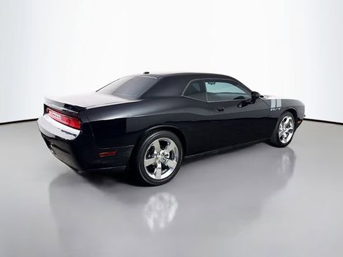 Used 2010 Dodge Challenger R/T RWD image 6