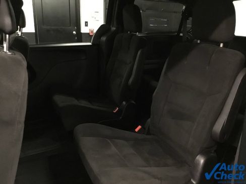 Used 2015 Dodge Grand Caravan SE FWD image 28