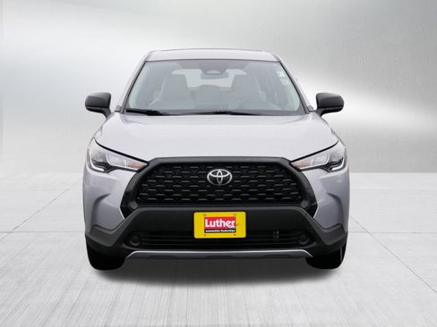 Used 2024 Toyota Corolla Cross L image 2
