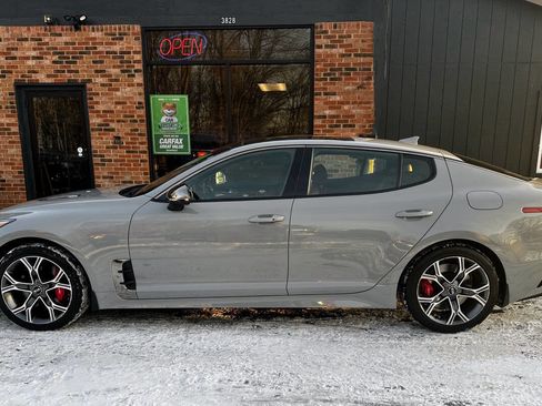 Used 2018 Kia Stinger GT2 image 1