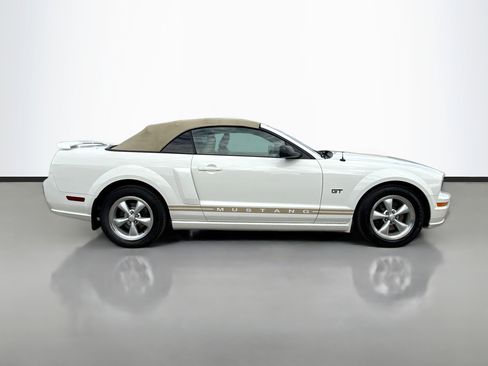 Used 2008 Ford Mustang GT image 2