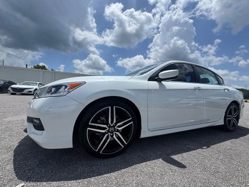 Used 2016 Honda Accord Sport image 4