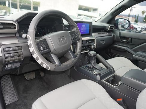 Used 2025 Toyota Tacoma SR5 AWD/4WD image 7