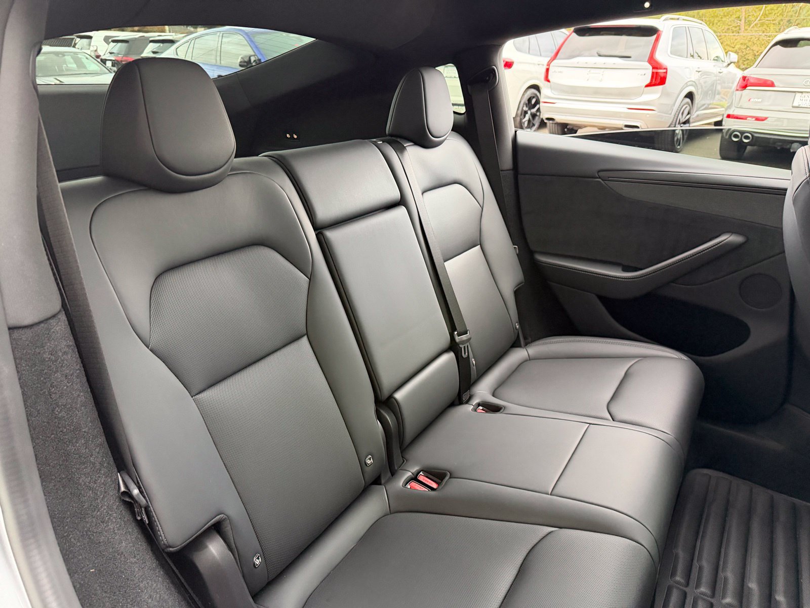 Used 2026 Tesla Model Y AWD image 18