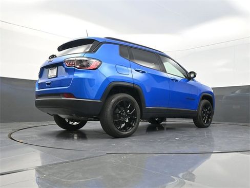 New 2026 Jeep Compass Latitude image 23