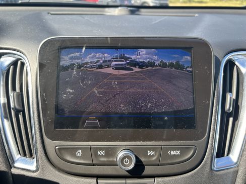 Used 2020 Chevrolet Malibu LT FWD image 26