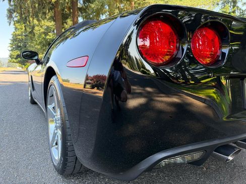 Used 2005 Chevrolet Corvette Convertible w/ Preferred Equipment Group RWD image 9