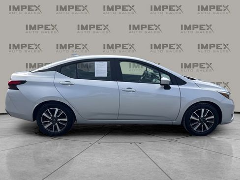 Used 2025 Nissan Versa SV image 6