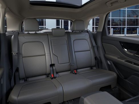 New 2025 Lincoln Corsair AWD w/ Equipment Group 101A image 11