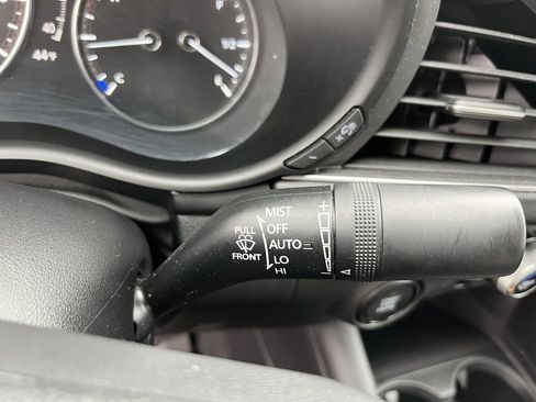 Used 2022 MAZDA MAZDA3 s image 23