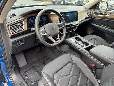 Used 2026 Volkswagen Atlas SE FWD image 15