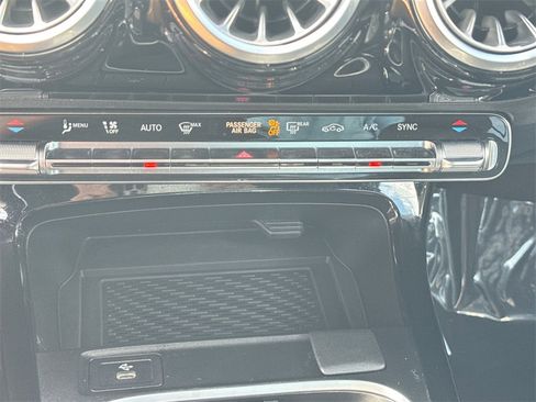 Used 2024 Mercedes-Benz CLA 250 4MATIC w/ Exclusive Package image 25