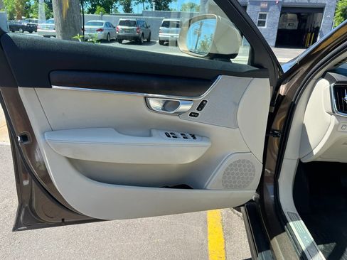Used 2018 Volvo V90 T5 Cross Country w/ Convenience Package AWD/4WD image 11
