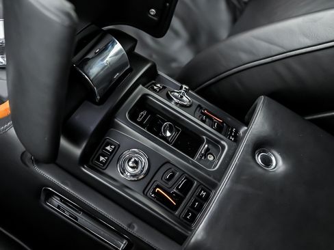 Used 2008 Rolls-Royce Phantom Drophead Coupe RWD image 43