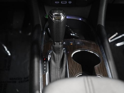 Used 2019 Chevrolet Malibu Premier w/ Sun and Wheel Package FWD image 17
