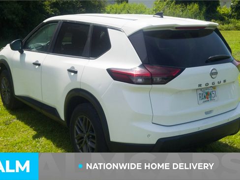 Used 2024 Nissan Rogue S FWD image 5