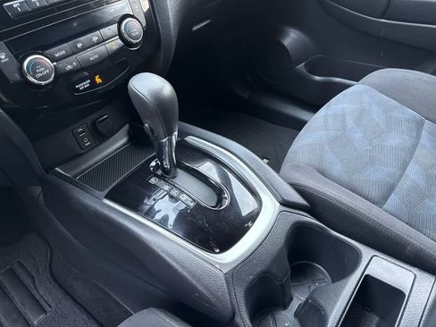 Used 2016 Nissan Rogue SV AWD/4WD image 25
