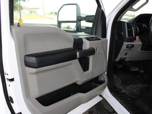 Used 2019 Ford F250 XLT w/ XLT Value Package AWD/4WD image 9