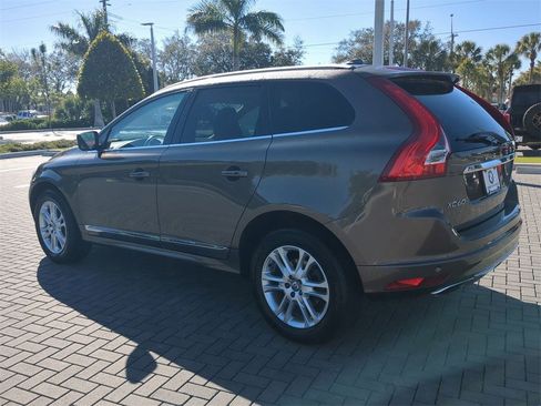 Used 2015 Volvo XC60 T5 Premier w/ Proximity Package image 7