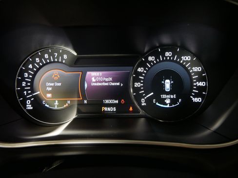 Used 2016 Lincoln MKX Reserve w/ Technology Package FWD image 21