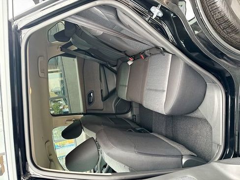 Used 2023 Nissan Rogue SV image 10