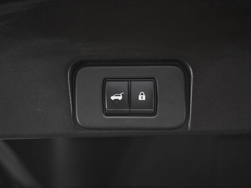 Used 2023 Nissan Rogue SL AWD/4WD image 17