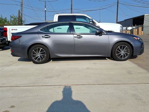 Used 2017 Lexus ES 350 w/ Luxury Package FWD image 8