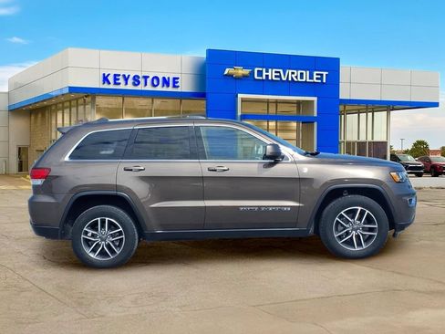 Used 2020 Jeep Grand Cherokee Laredo w/ Quick Order Package 2BN North AWD/4WD image 8