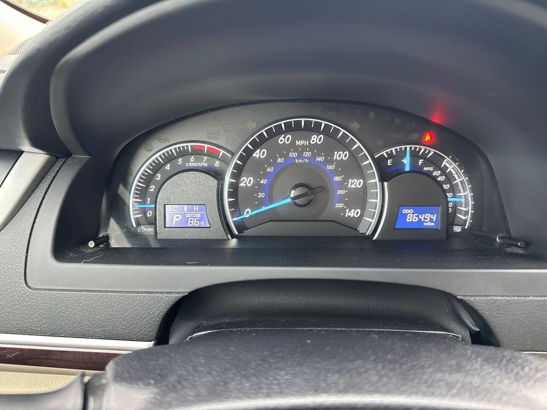 Used 2013 Toyota Camry XLE FWD image 28