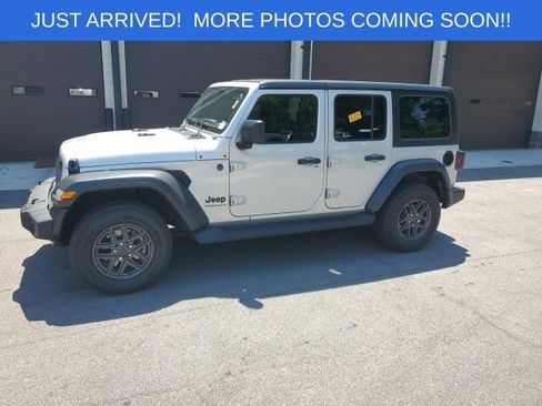 Used 2024 Jeep Wrangler Unlimited Sport AWD/4WD image 2