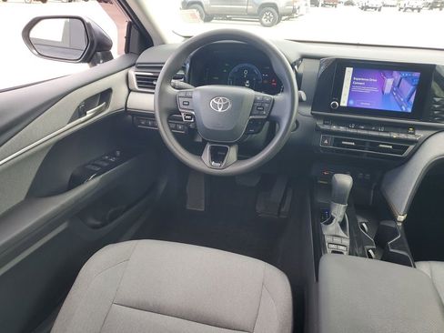 Certified 2025 Toyota Camry SE image 15