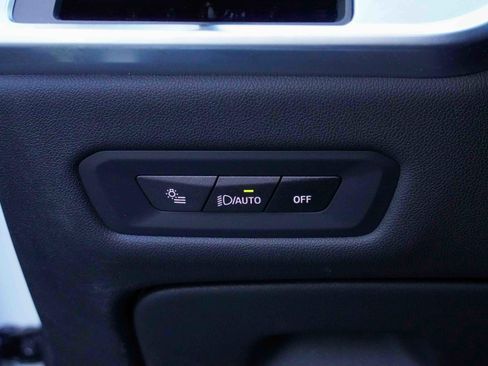 Certified 2025 BMW X5 xDrive50e w/ Premium Package image 18