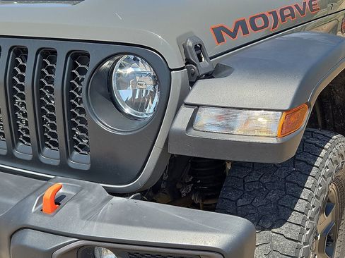 Used 2022 Jeep Gladiator Mojave w/ Trailer Tow Package AWD/4WD image 9