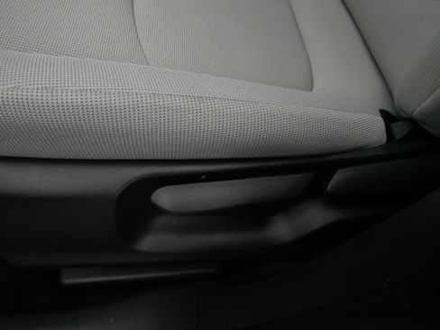 Certified 2022 Toyota Corolla Cross LE w/ Moonroof Package image 20