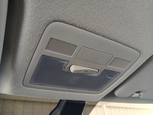 Used 2024 Hyundai Venue SE image 20