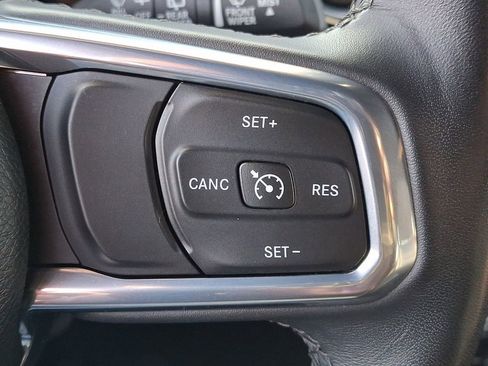 Used 2023 Jeep Wrangler Unlimited Sahara AWD/4WD image 28