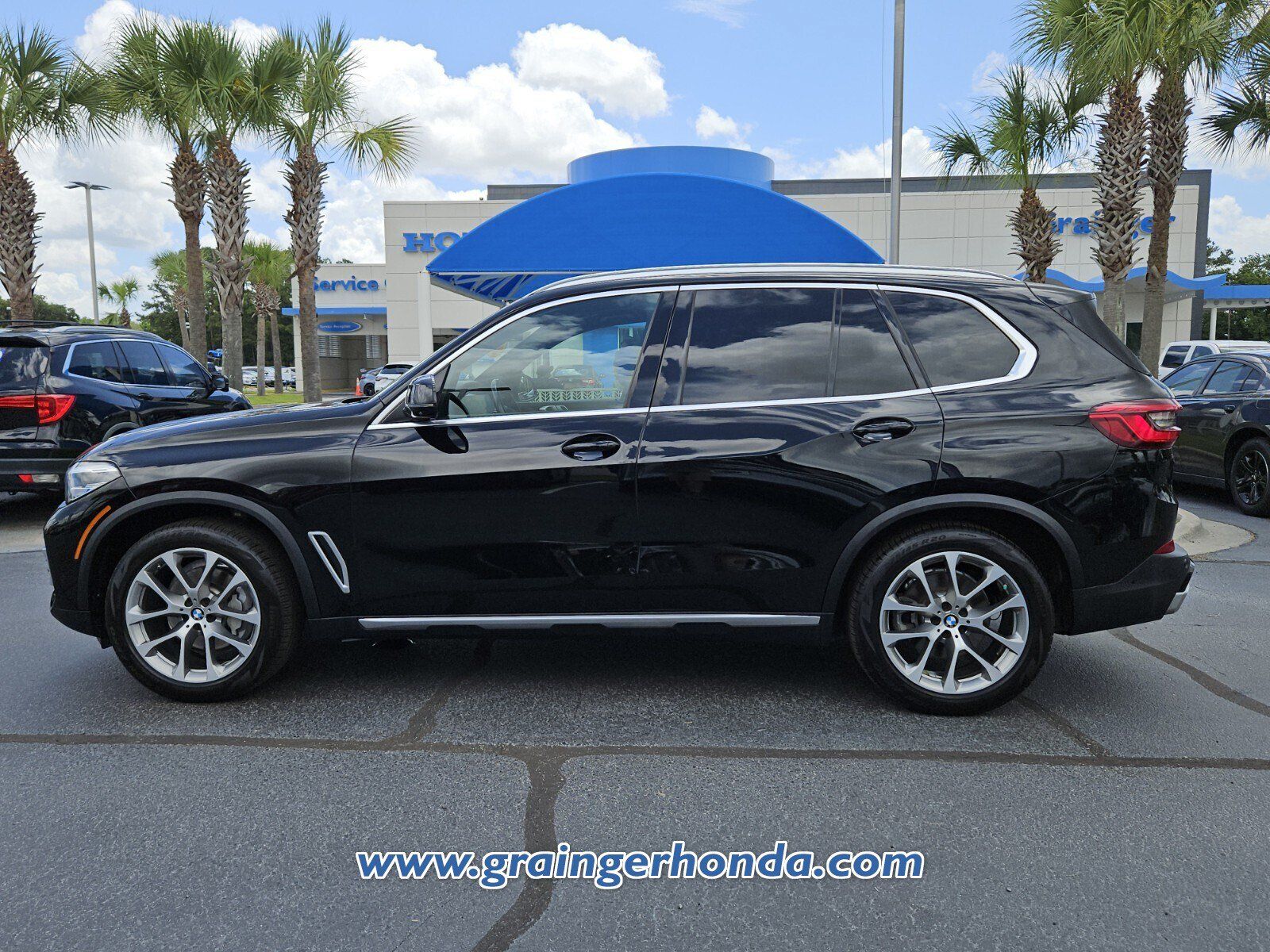 Used 2019 BMW X5 xDrive40i w/ Premium Package 2 AWD/4WD image 2