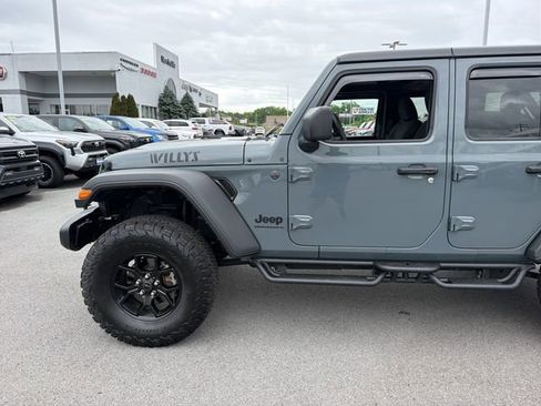 Used 2024 Jeep Wrangler Unlimited Sport AWD/4WD image 11