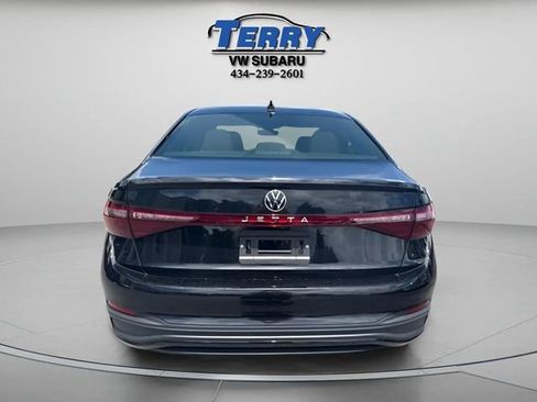 Used 2025 Volkswagen Jetta Sport FWD image 3