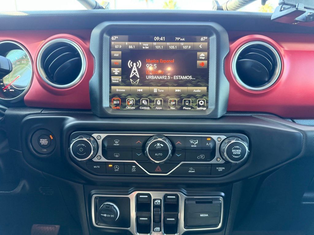 Used 2022 Jeep Gladiator Rubicon w/ Trailer Tow Package AWD/4WD image 12