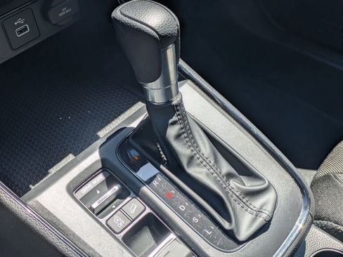 Used 2025 Honda CR-V LX image 17